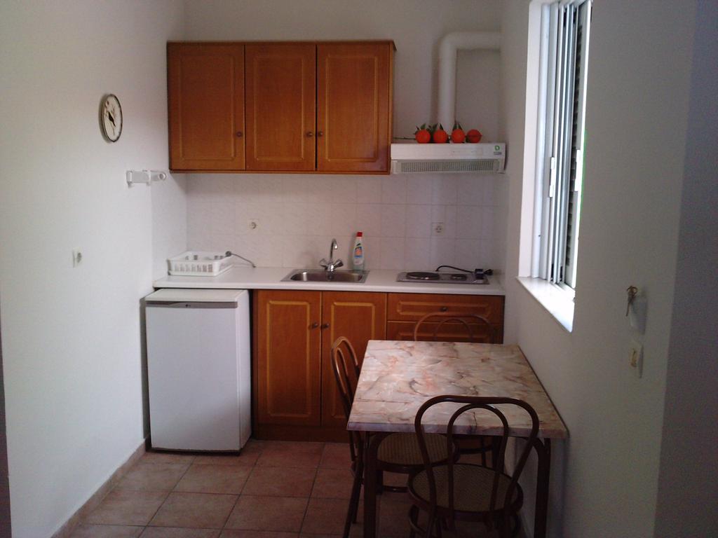 Edem Apartment Elafonissos Bagian luar foto